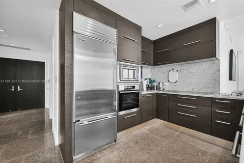 $7,950 | 900 Biscayne Boulevard, Unit 4901, Miami, FL 33132