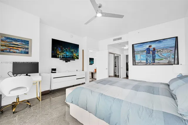 $8,750 | 900 Biscayne Boulevard, Unit 4901, Miami, FL 33132