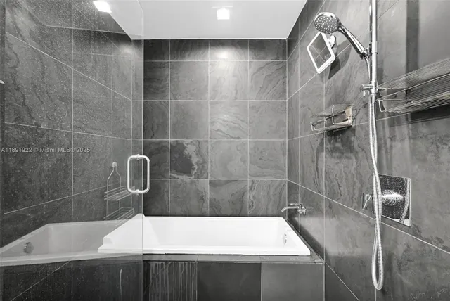 $8,750 | 900 Biscayne Boulevard, Unit 4901, Miami, FL 33132