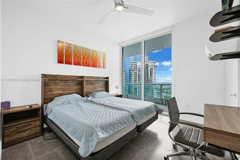 $7,950 | 900 Biscayne Boulevard, Unit 4901, Miami, FL 33132