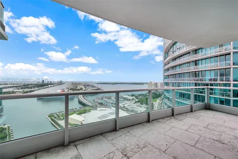 $7,950 | 900 Biscayne Boulevard, Unit 4901, Miami, FL 33132