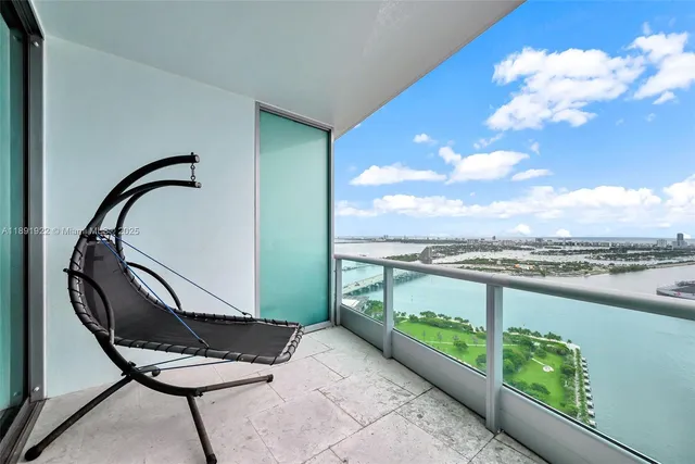 $8,750 | 900 Biscayne Boulevard, Unit 4901, Miami, FL 33132