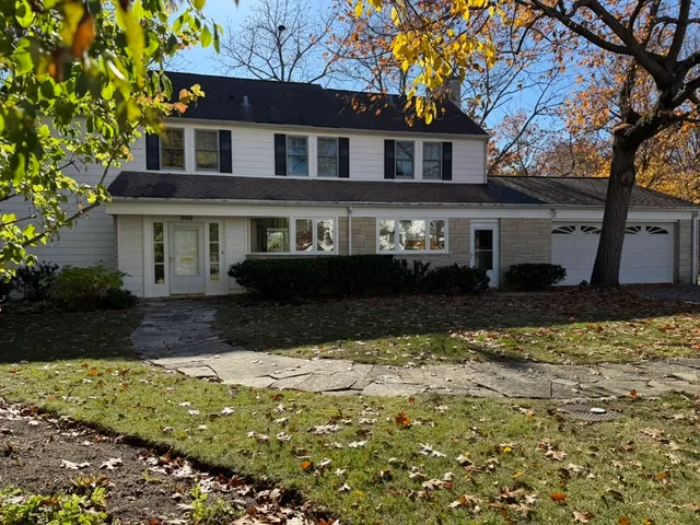 $1,200,000 | 200 Braeburn Road, Highland Park, IL 60035