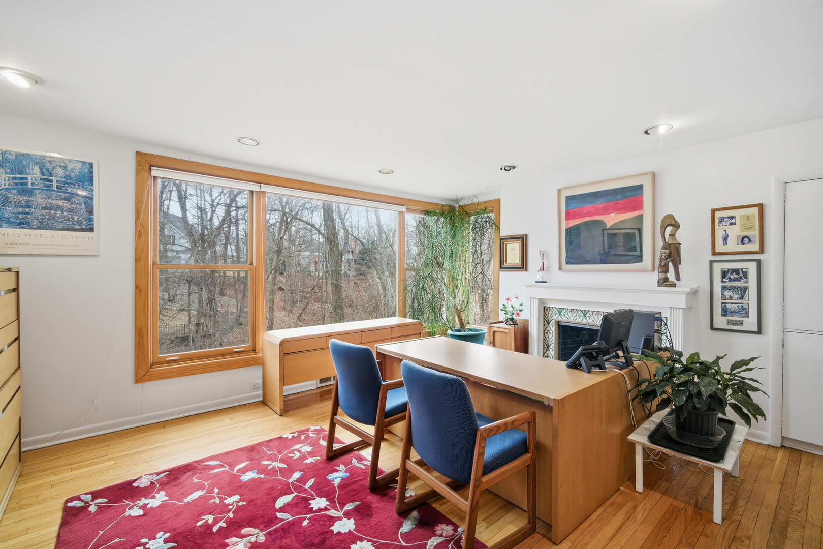200 Braeburn Road Highland Park, IL 60035 - Photo 7 of 30 a view of a dining room with furniture window and wooden floor