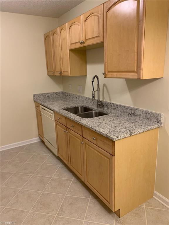 5639 Hornaday Road, Unit G Greensboro, NC 27409 - Photo 5 of 24