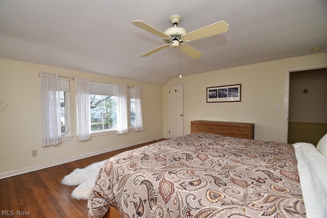 24610 Duffield Road Beachwood, OH 44122 - Photo 23 of 29 Bedroom 3 on second floor with hardwood floors