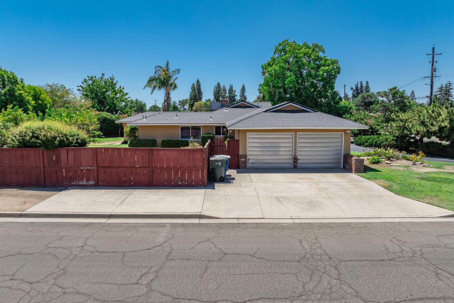 4328 East Rialto Avenue Fresno, CA 93726 - Photo 4 of 43