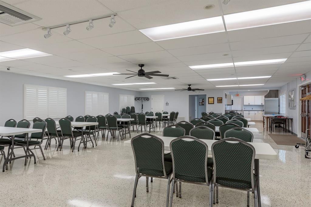 2331 Belleair Road, Unit 514 Clearwater, FL 33764 - Photo 33 of 39 a living room with lots of furniture and a potted plant