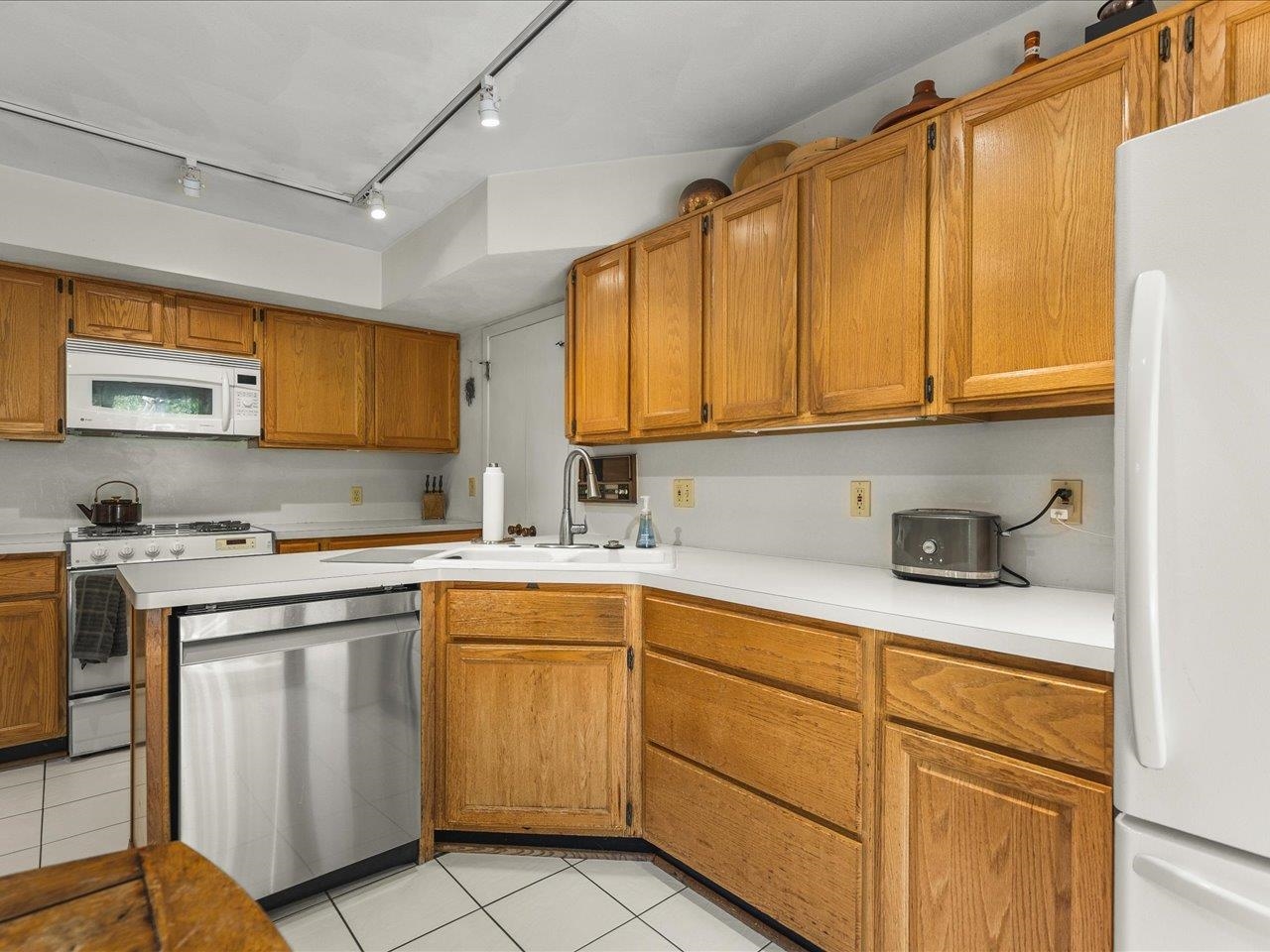 5121 Brookview Road Rockford, IL 61107 - Photo 9 of 49