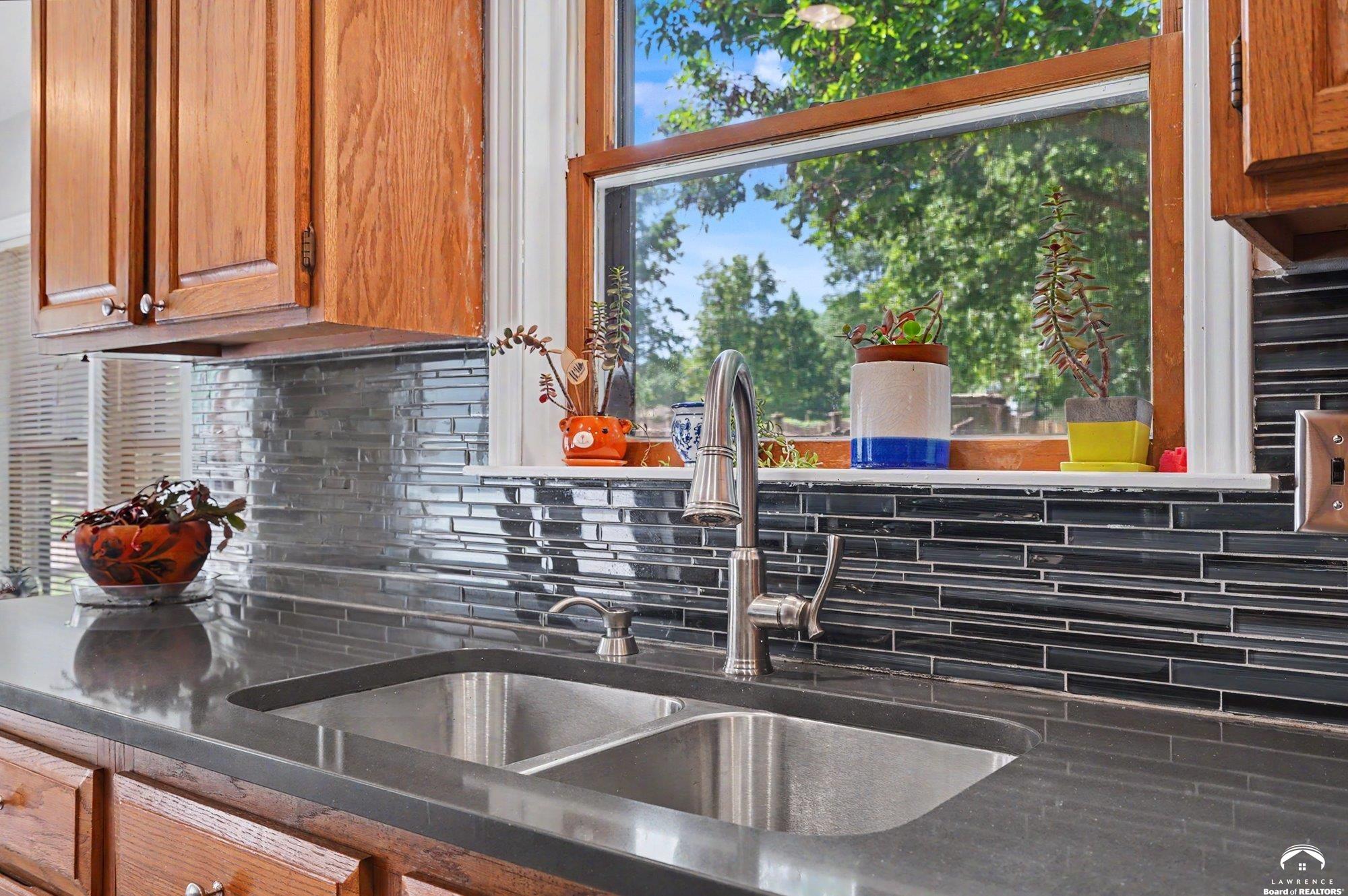 3605 Riverview Road Lawrence, KS 66049 - Photo 12 of 64