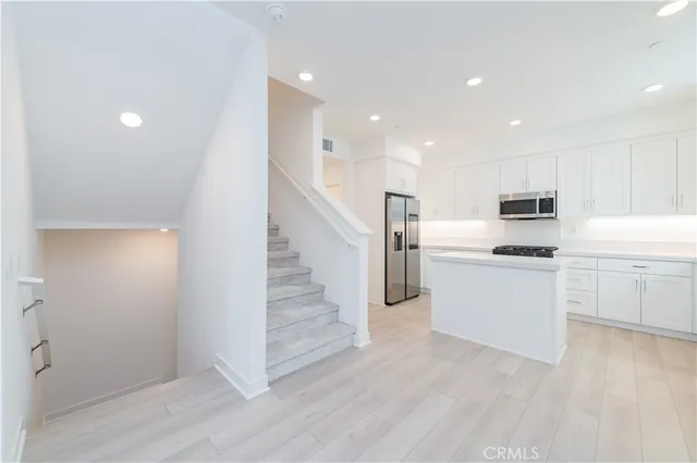 $3,600 | 1074 North Anaheim Boulevard, Unit 2, Anaheim, CA 92801