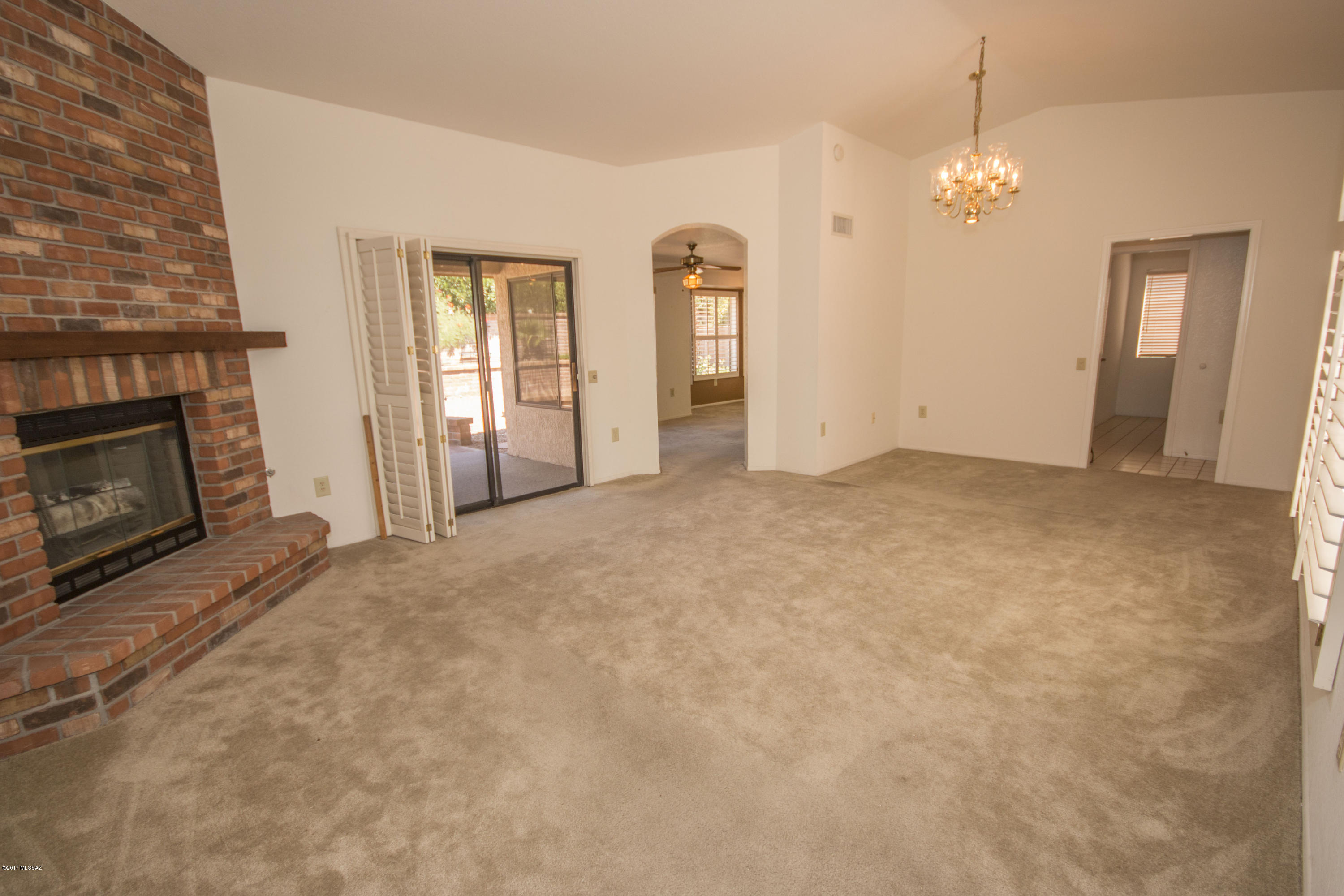 945 East Rising Sun Drive Oro Valley, AZ 85755 - Photo 4 of 24
