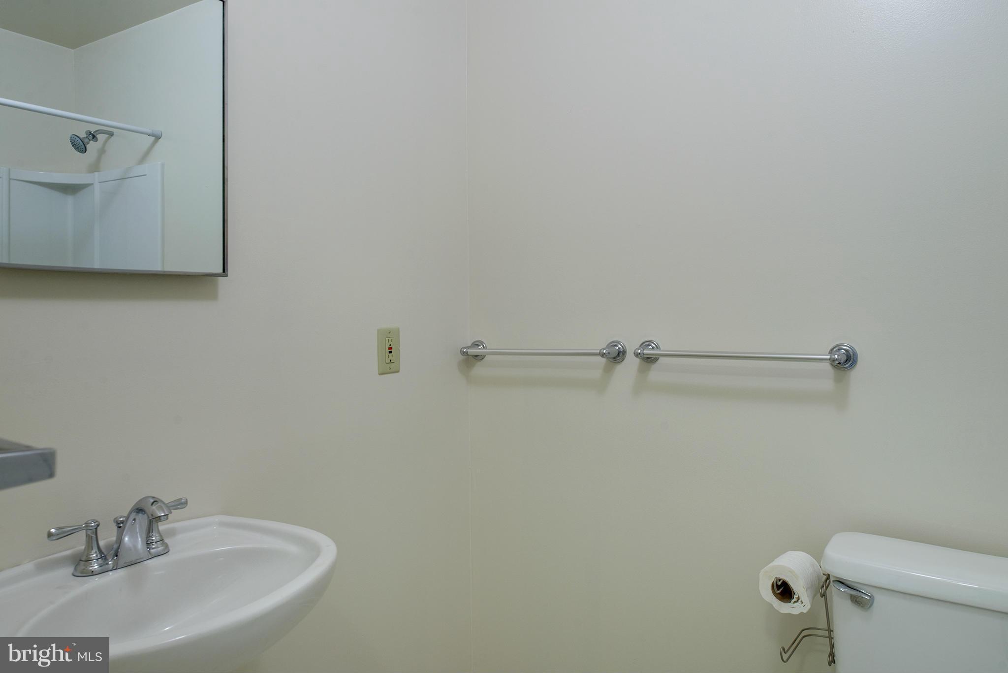 11714 Indian Ridge Road Reston, VA 20191 - Photo 22 of 26 Bath