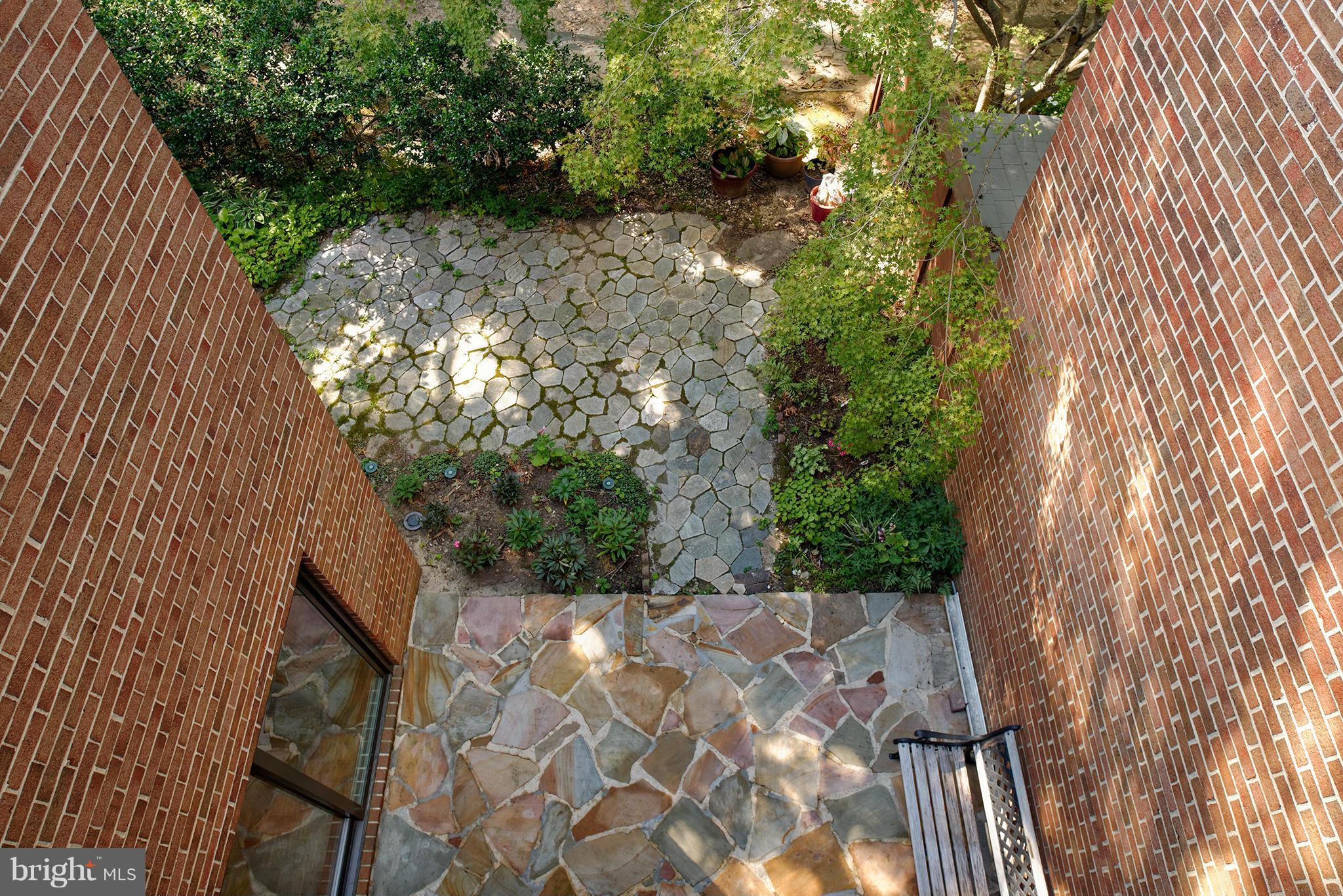 11714 Indian Ridge Road Reston, VA 20191 - Photo 24 of 26 Exterior (Rear)