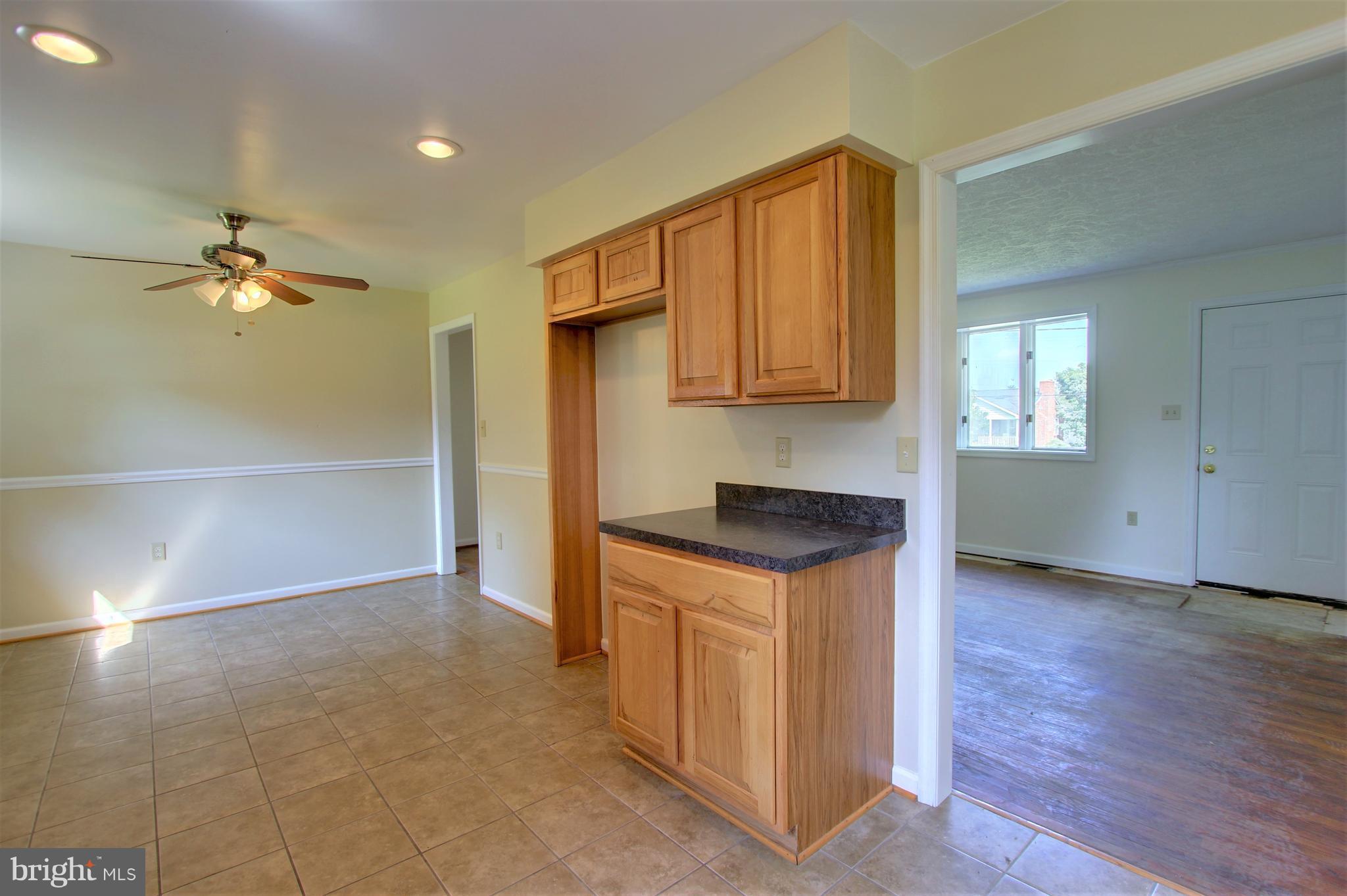 10646 Harding Road Laurel, MD 20723 - Photo 14 of 30 Kitchen