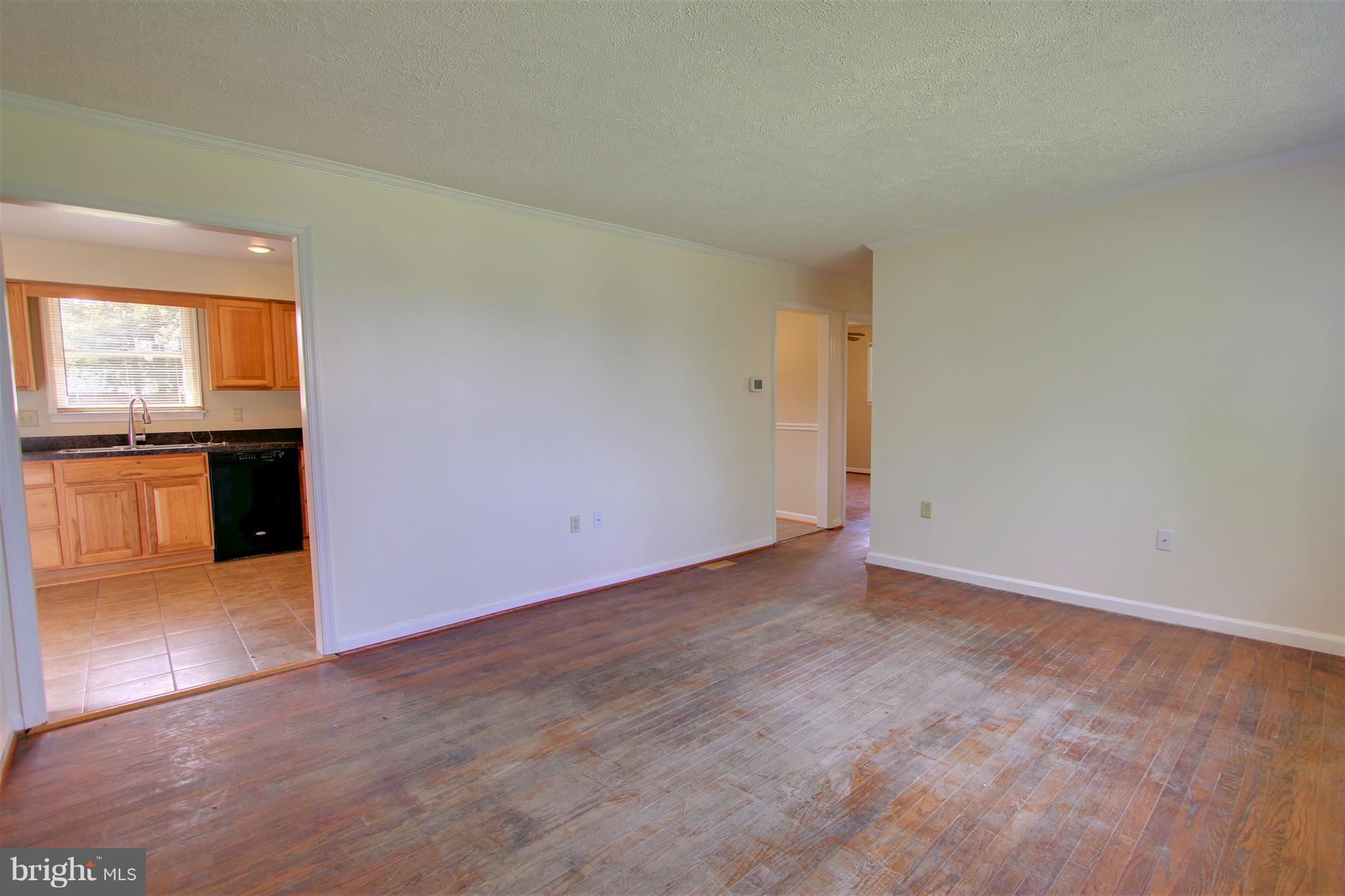 10646 Harding Road Laurel, MD 20723 - Photo 3 of 30 Living Room