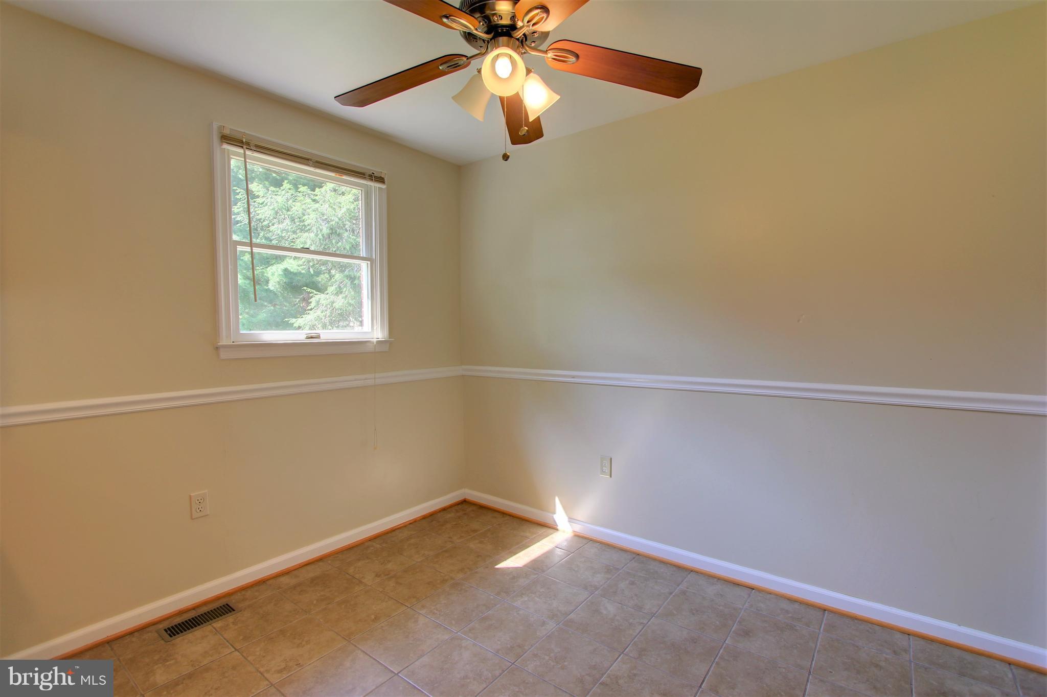 10646 Harding Road Laurel, MD 20723 - Photo 6 of 30 Dining Room