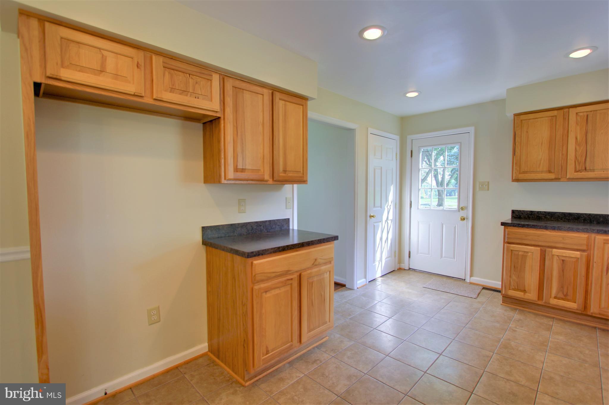 10646 Harding Road Laurel, MD 20723 - Photo 10 of 30 Interior (General)
