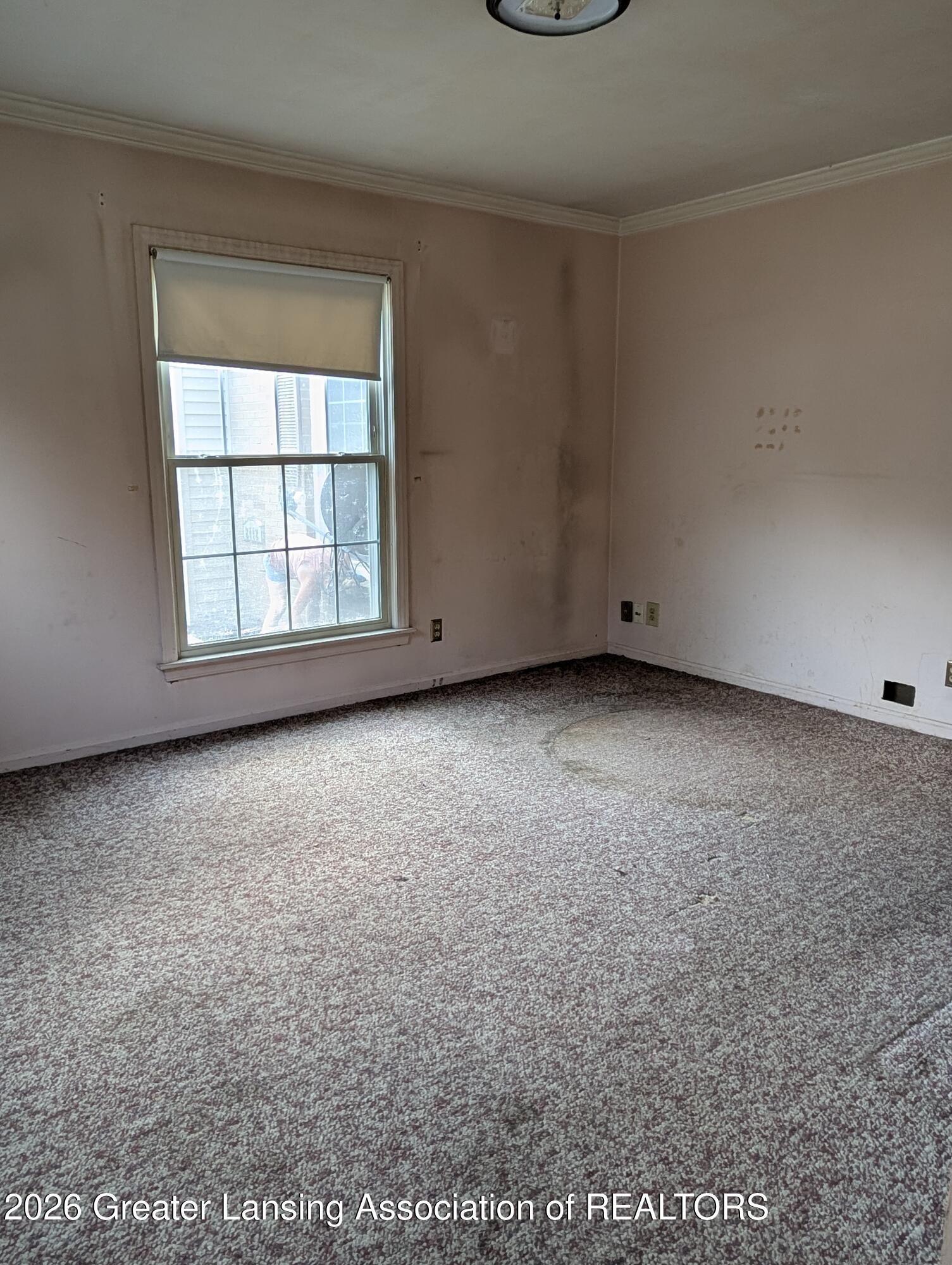 2112 Cumberland Road Lansing, MI 48906 - Photo 27 of 77 PXL_20260728_202843531.RAW-01