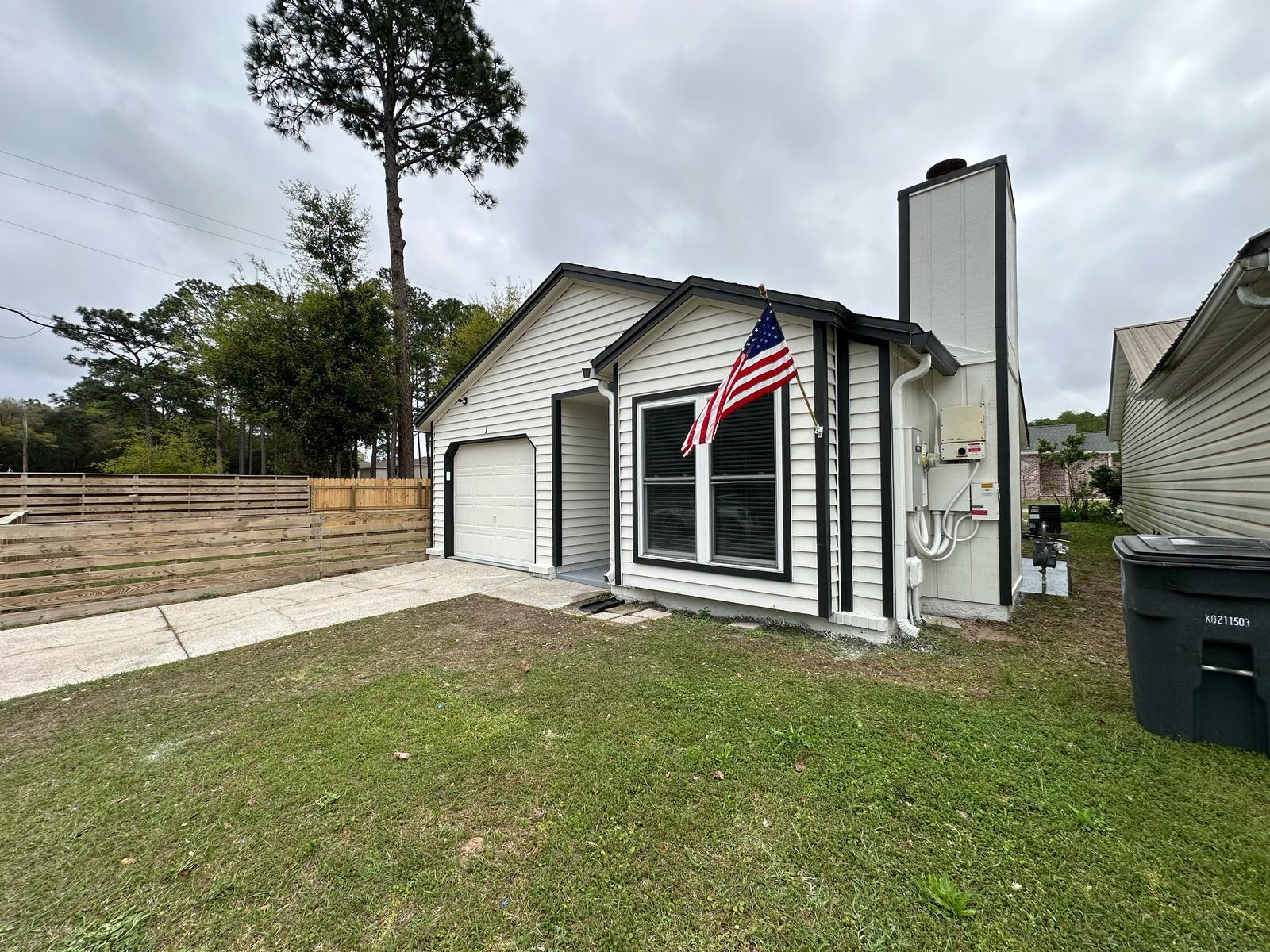 1 Kelly Way Valparaiso, FL 32580 - Photo 18 of 18 a front view of a house with garden