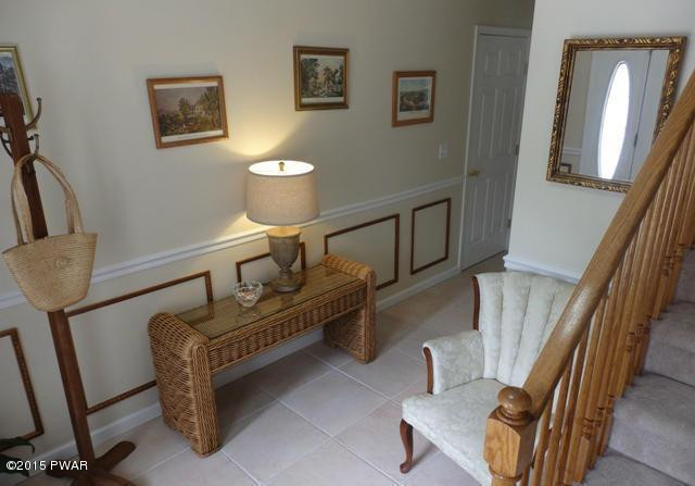 133 Oak Ridge Drive Milford, PA 18337 - Photo 2 of 12