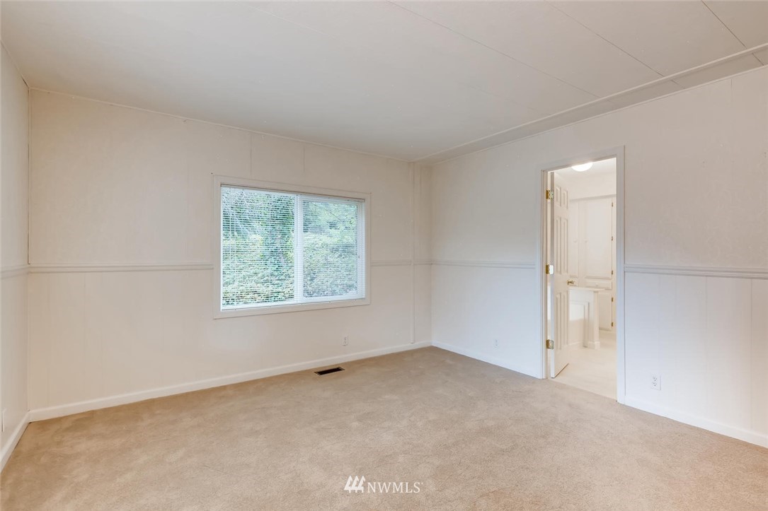 23907 Rock Circle Bothell, WA 98021 - Photo 14 of 25 an empty room with a window