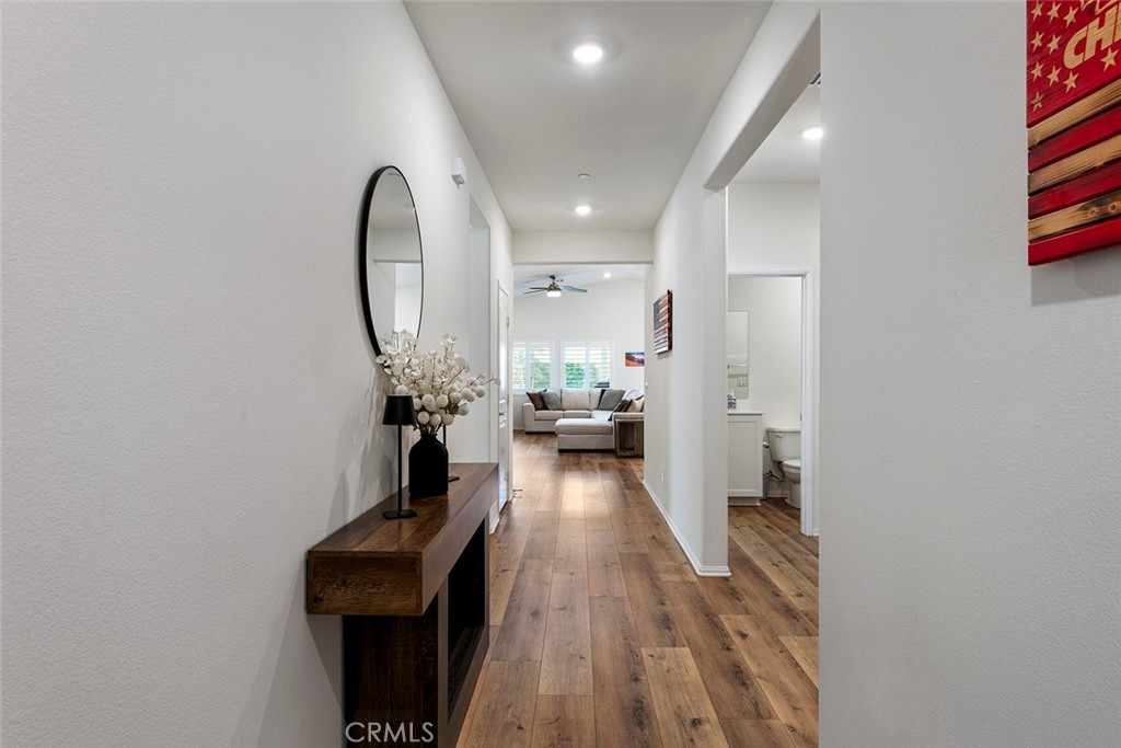 31228 Scrub Jay Road Winchester, CA 92596 - Photo 14 of 43 Hallway to grand room