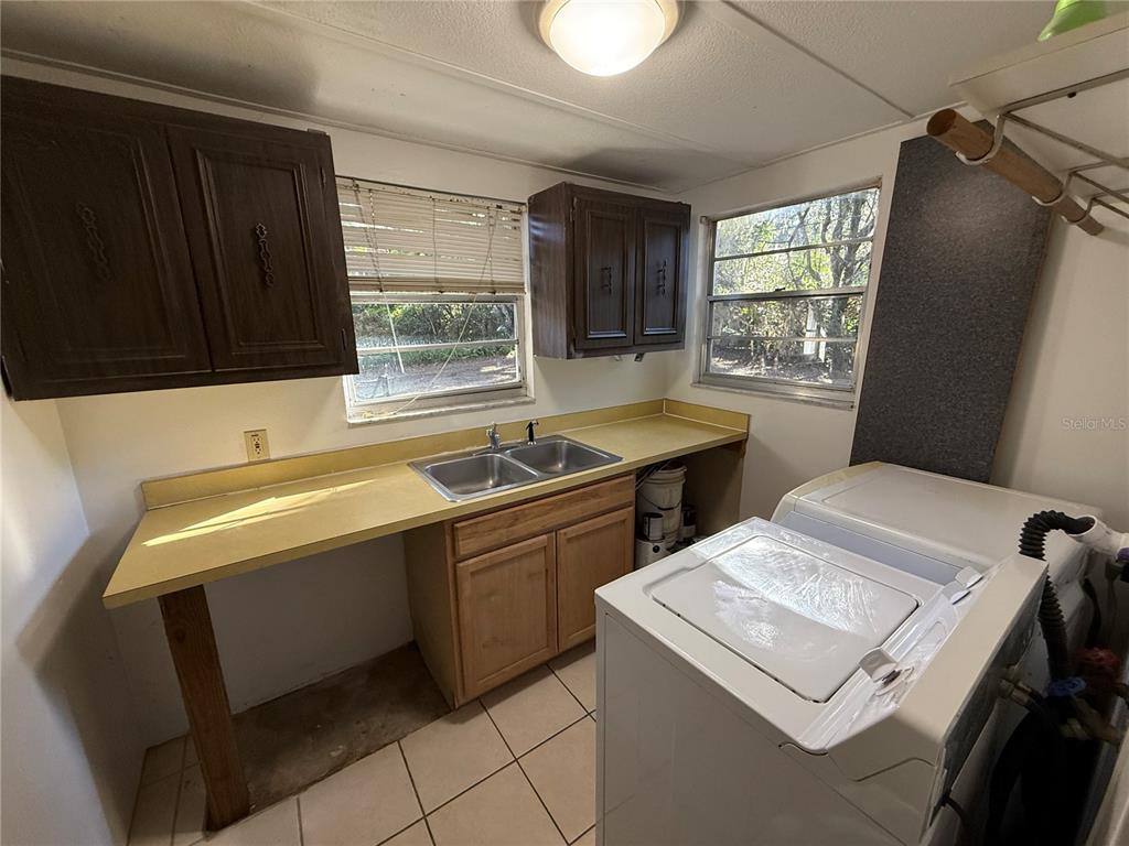 403 Northwest 25 Street Gainesville, FL 32607 - Photo 12 of 14