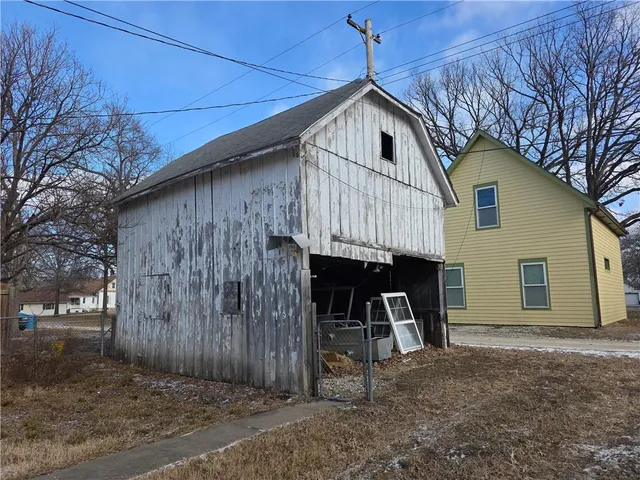 $68,000 | 511 South Willow Street, Ottawa, KS 66067