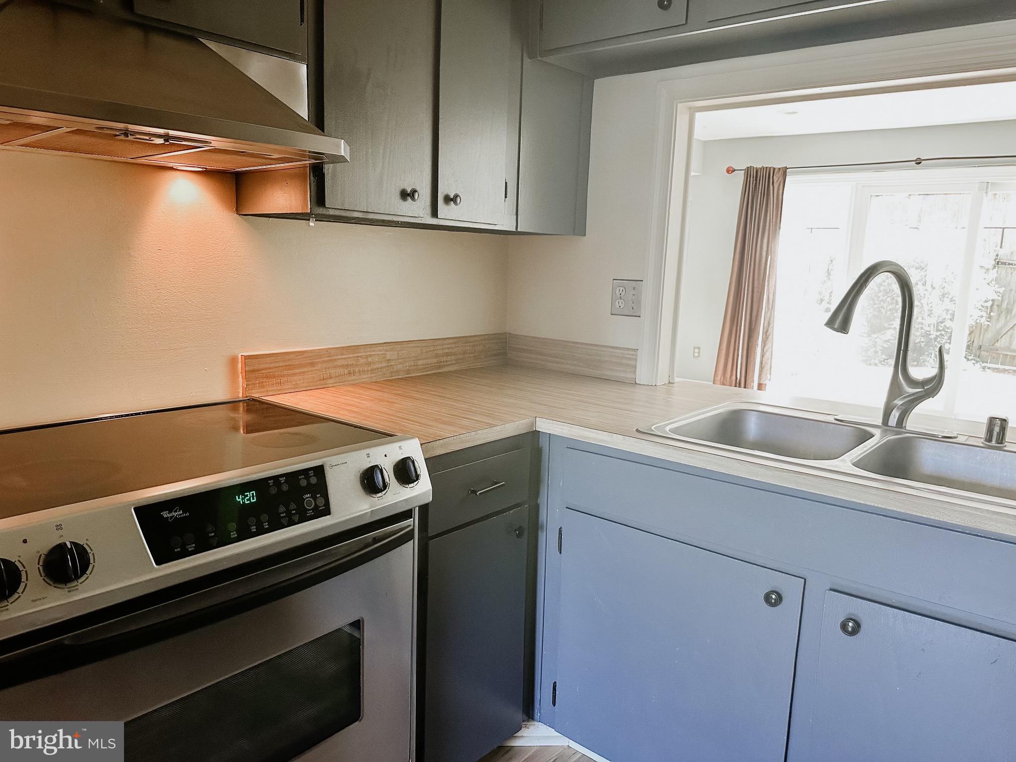 8317 Kingsgate Road, Unit 517 Springfield, VA 22152 - Photo 11 of 14