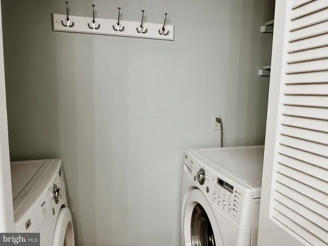 $2,400 | 8317 Kingsgate Road, Unit 517, Springfield, VA 22152