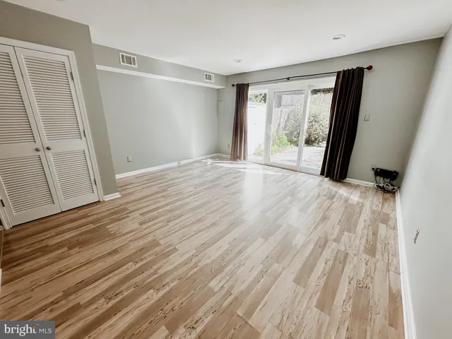 $2,400 | 8317 Kingsgate Road, Unit 517, Springfield, VA 22152