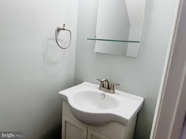 $2,400 | 8317 Kingsgate Road, Unit 517, Springfield, VA 22152