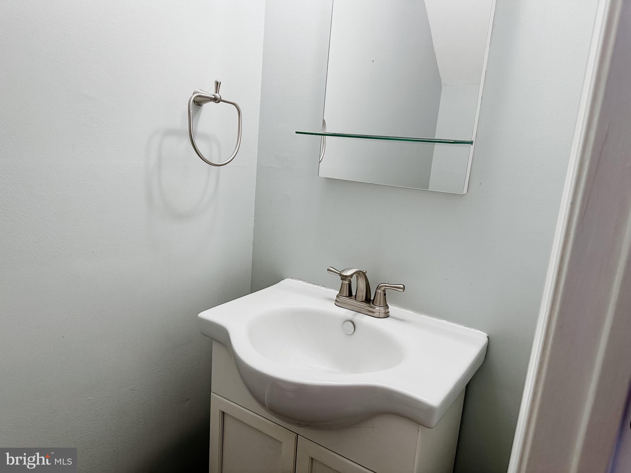 8317 Kingsgate Road, Unit 517 Springfield, VA 22152 - Photo 9 of 14