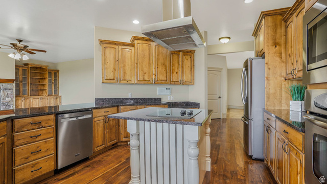 1596 Millbrook Way Bountiful, UT 84010 - Photo 10 of 107
