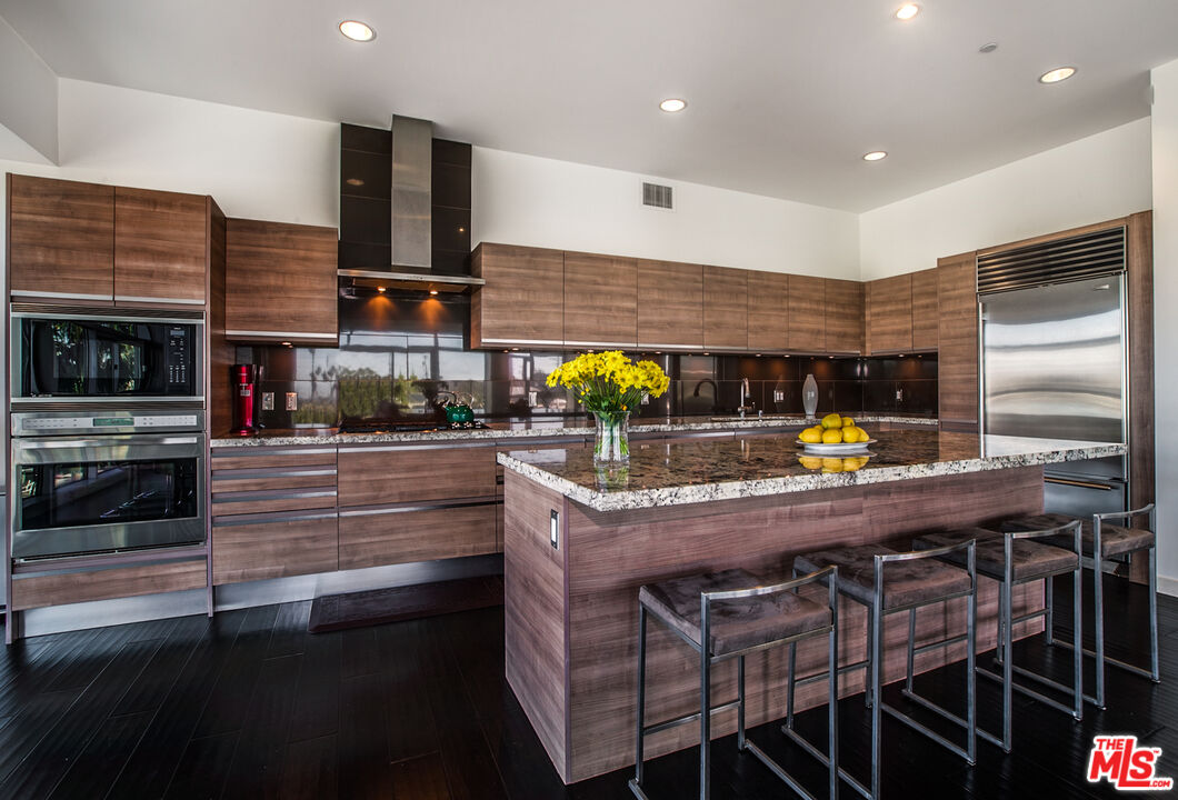 3111 Vía Dolce, Unit 301 Marina del Rey, CA 90292 - Photo 11 of 32