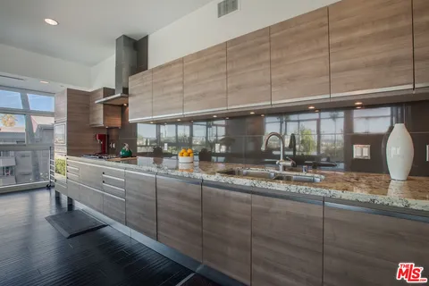 $9,750 | 3111 VĆa Dolce, Unit 301, Marina del Rey, CA 90292