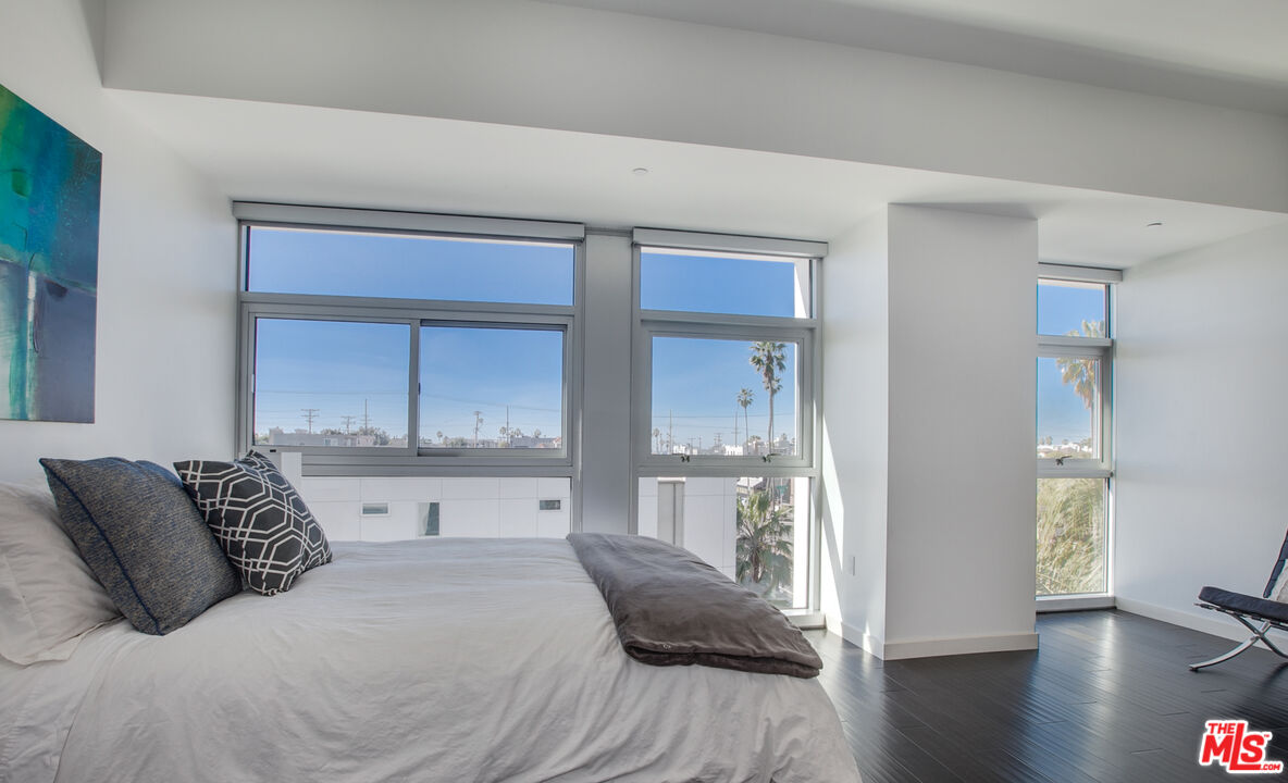 3111 Vía Dolce, Unit 301 Marina del Rey, CA 90292 - Photo 14 of 32