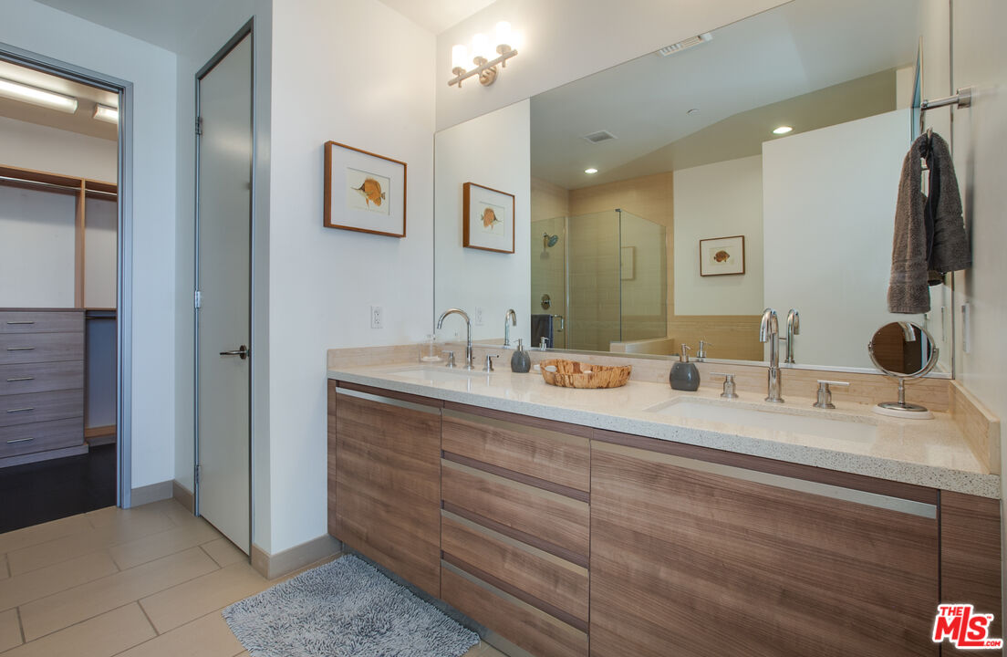 3111 Vía Dolce, Unit 301 Marina del Rey, CA 90292 - Photo 16 of 32