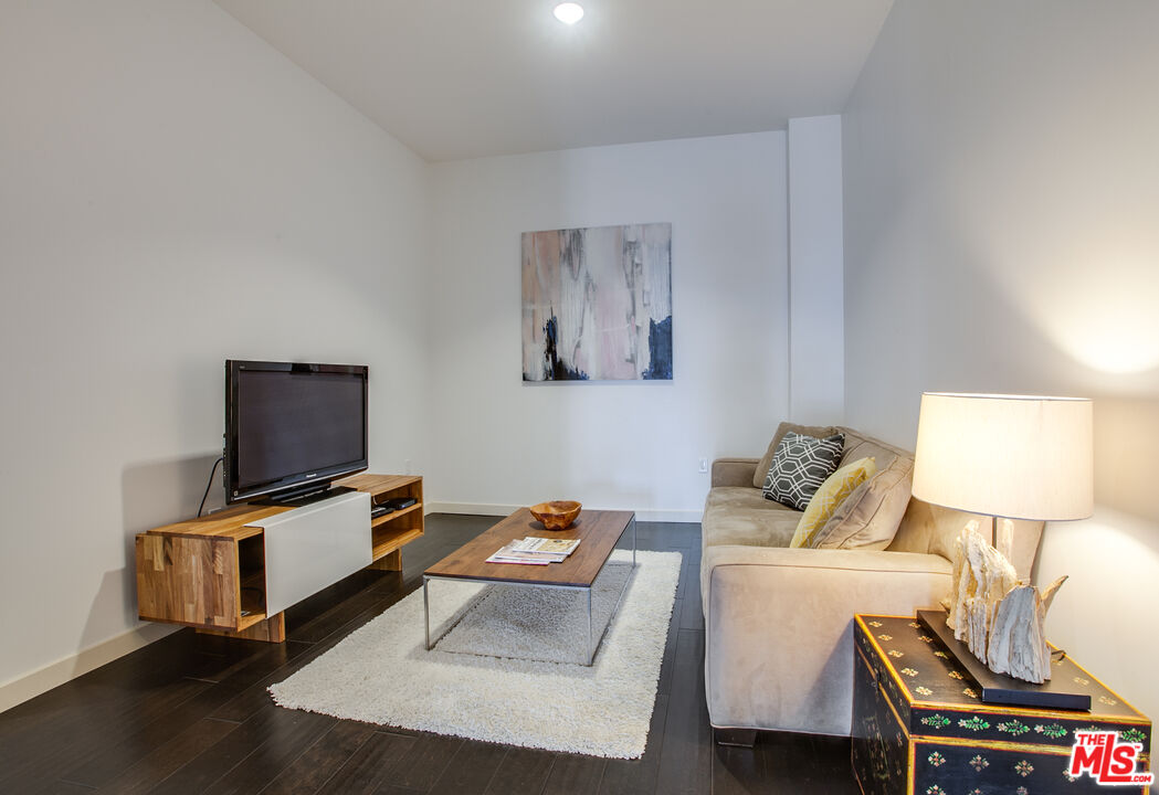 3111 Vía Dolce, Unit 301 Marina del Rey, CA 90292 - Photo 19 of 32