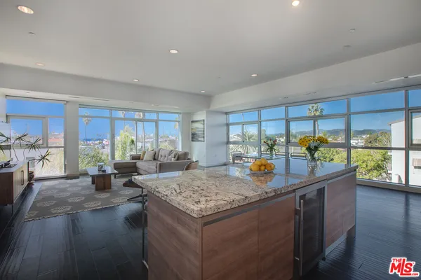 $9,750 | 3111 VÃa Dolce, Unit 301, Marina del Rey, CA 90292