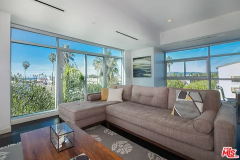 $9,750 | 3111 VĆa Dolce, Unit 301, Marina del Rey, CA 90292