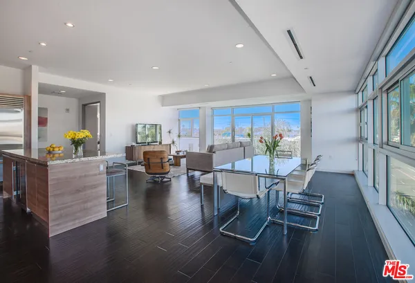 $9,750 | 3111 VÃa Dolce, Unit 301, Marina del Rey, CA 90292