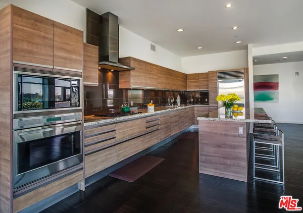 $9,750 | 3111 VÃa Dolce, Unit 301, Marina del Rey, CA 90292