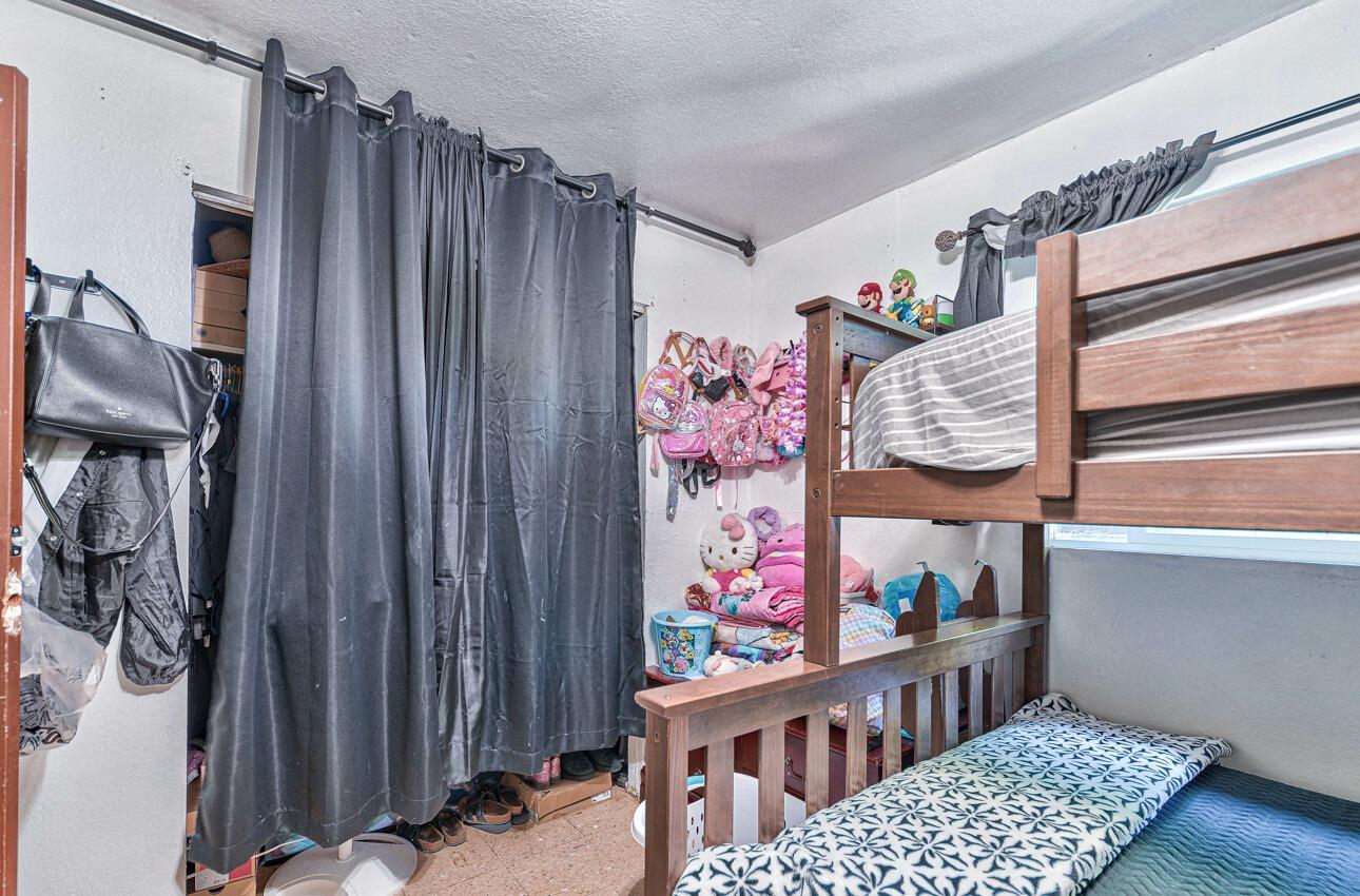 140 Inca Drive Soledad, CA 93960 - Photo 13 of 18 a bedroom with furniture and a window