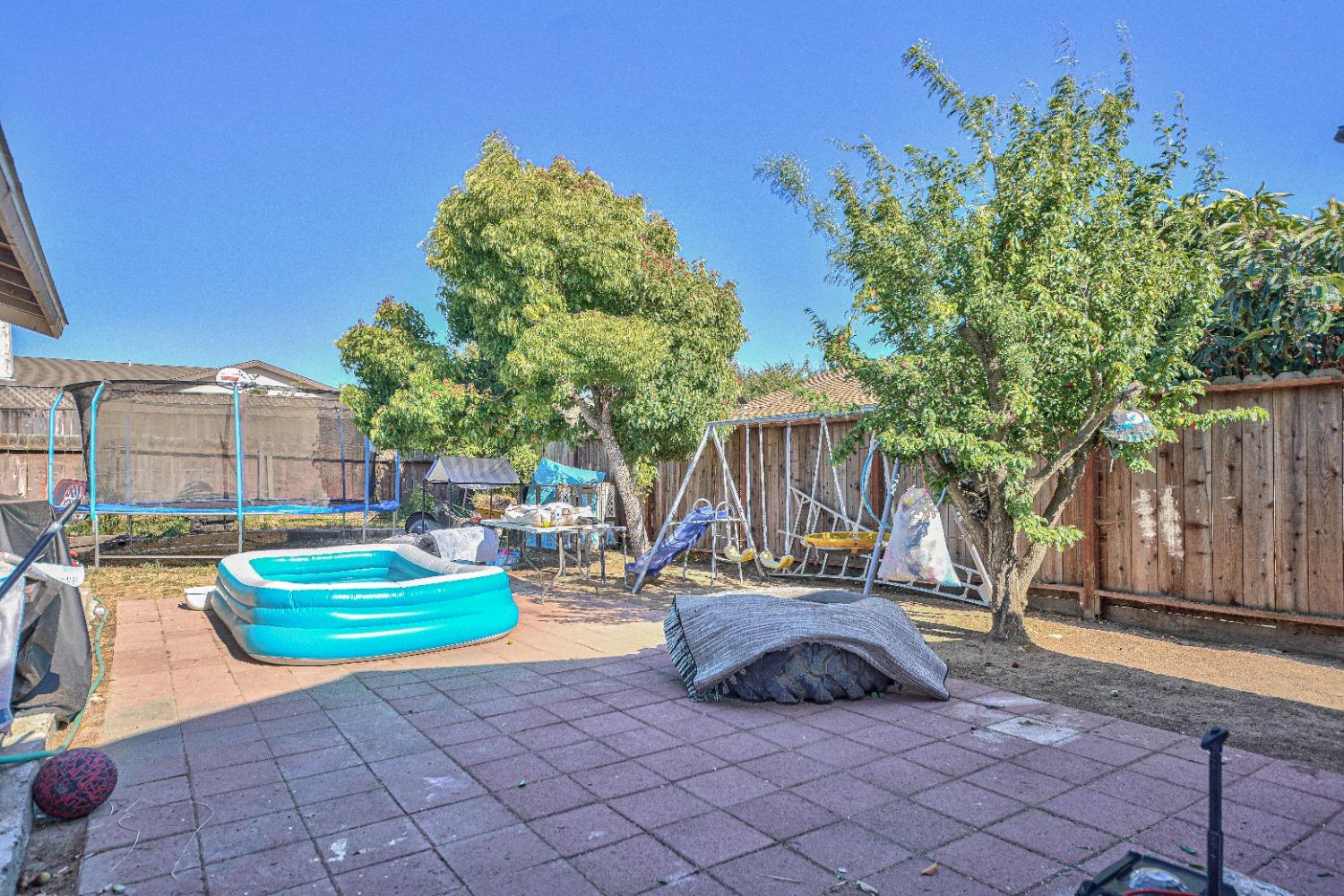 140 Inca Drive Soledad, CA 93960 - Photo 18 of 18 a view of a swimming pool with a lounge chairs