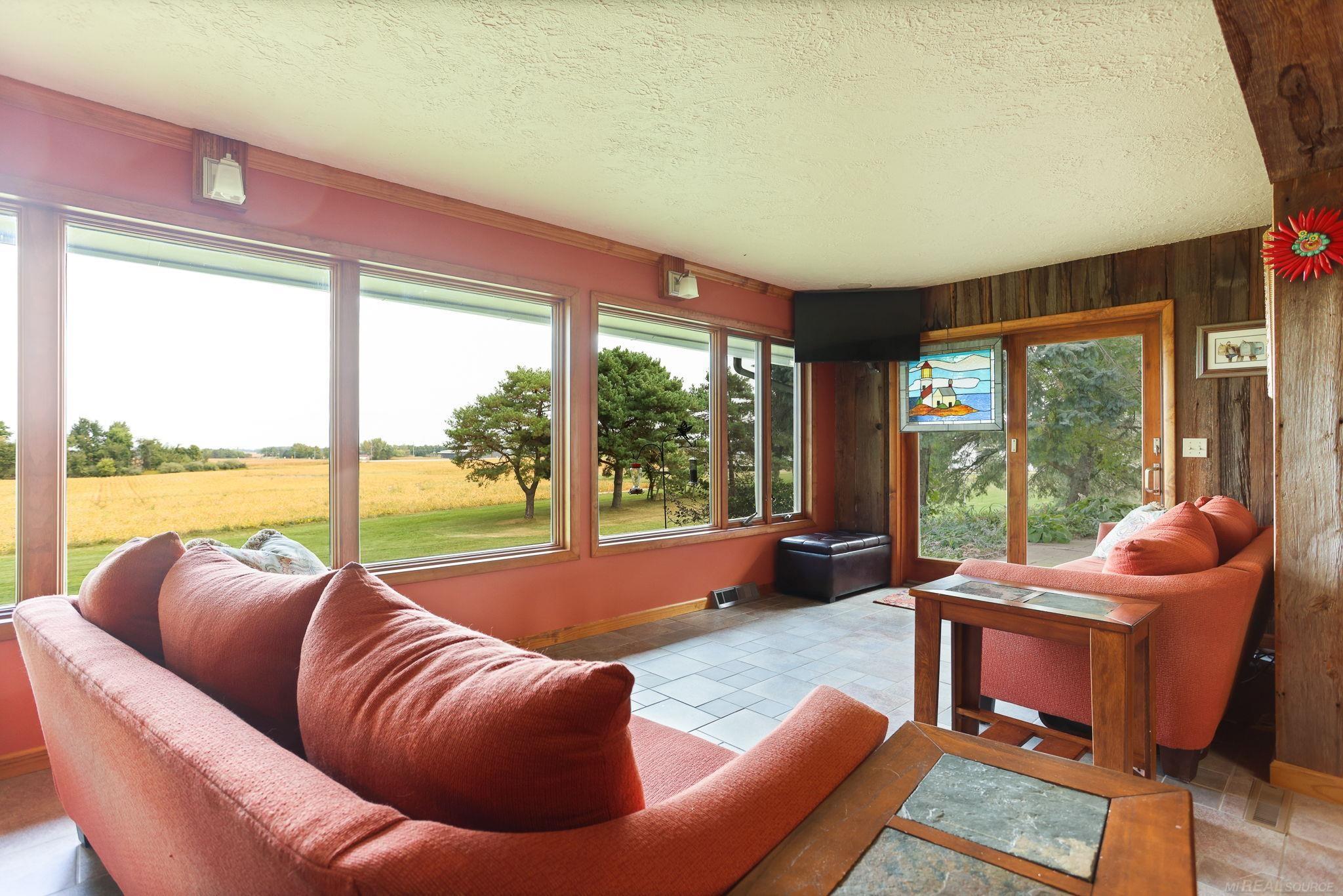 160 West Deckerville Road Caro, MI 48723 - Photo 26 of 62 50159027-c896159d-f676-4921-b6e6-412220502a5f.JPG