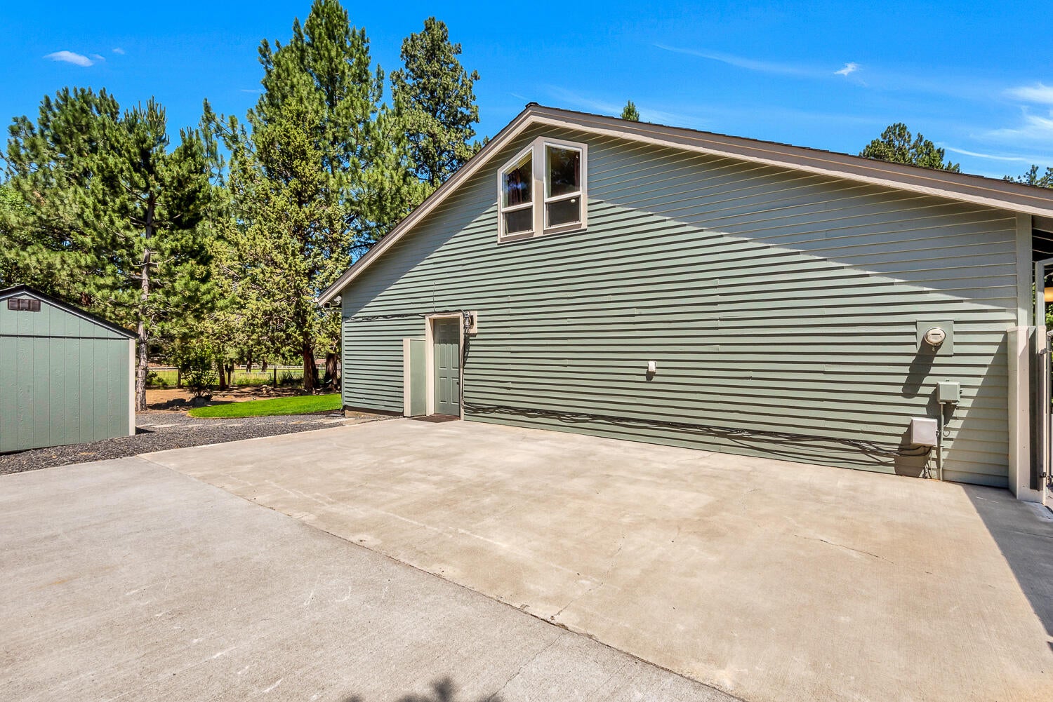 60629 Ridge Heights Bend, OR 97702 - Photo 27 of 27 OReilly_20220720_32_195767_72ppi