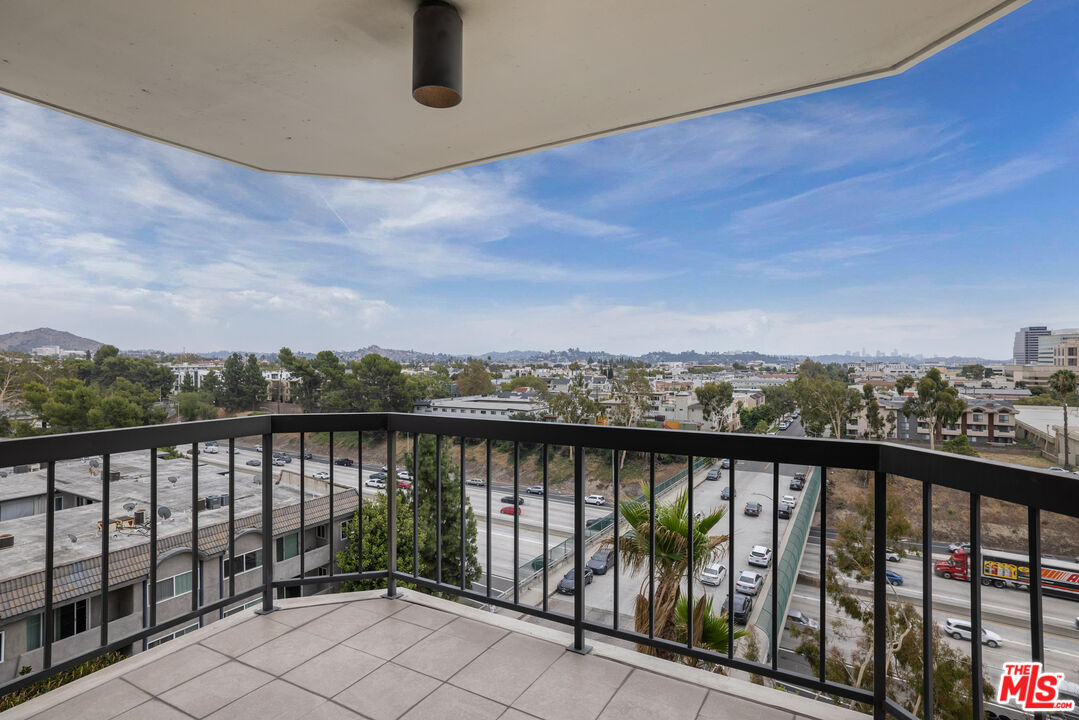 222 Monterey Road, Unit 505 Glendale, CA 91203 - Photo 6 of 24