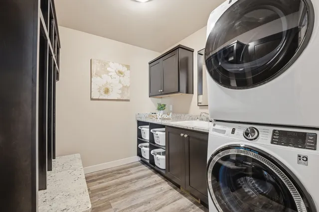 $599,900 | 5701 North Acadia Drive, Appleton, WI 54913